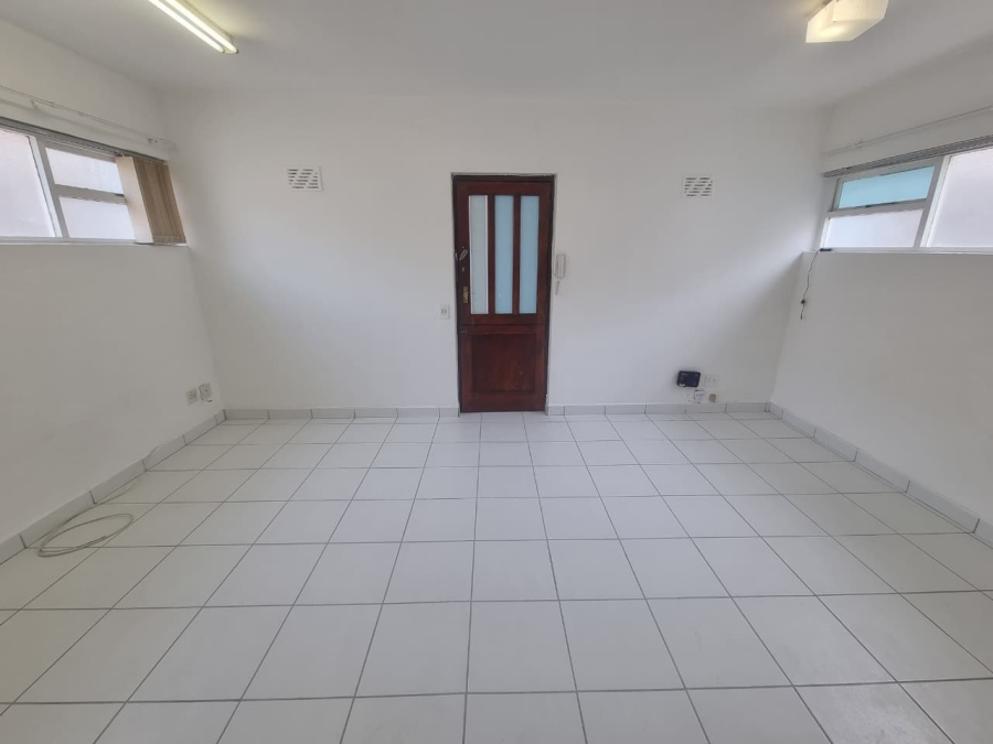 To Let 0 Bedroom Property for Rent in Sea Point Western Cape